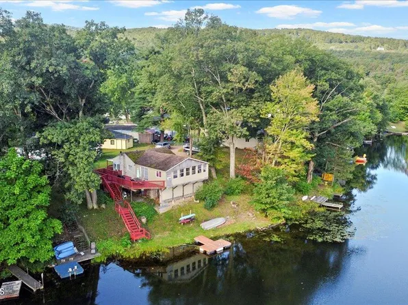 547 Sullivan Way, Cambridge, NY 12816