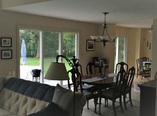 6920 Leytonstone Blvd, West Bloomfield, MI 48322