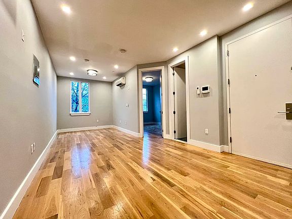 3rd image of 1062 Halsey St #2R