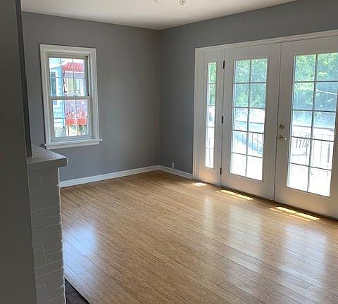 5th image of 1540 E Sunnyside Ave