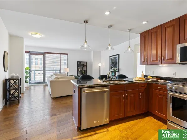 200 S 31st Ave APT 4414, Omaha, NE 68131