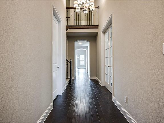 3rd image of 2612 Walnut Creek Ln