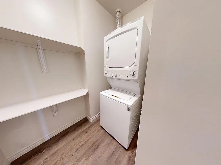 475 King St E — Photo 19
