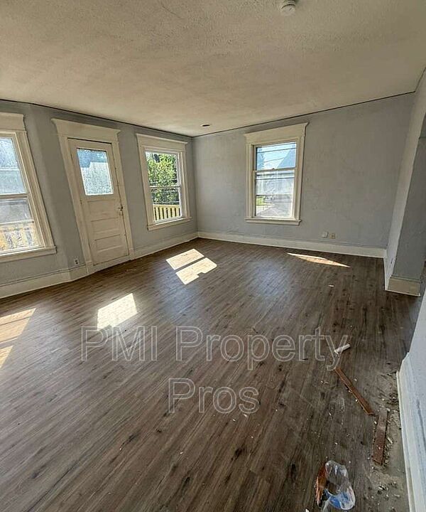 1st image of 1623 N 38th St