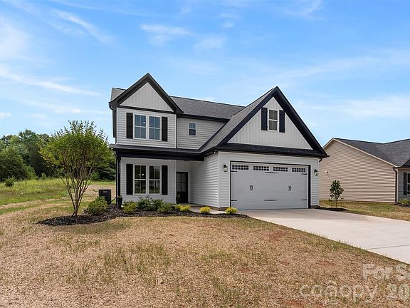3rd image of 1028 Speight Rd