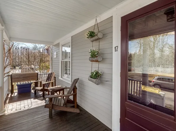 17 Abbott St, Wellesley, MA 02482