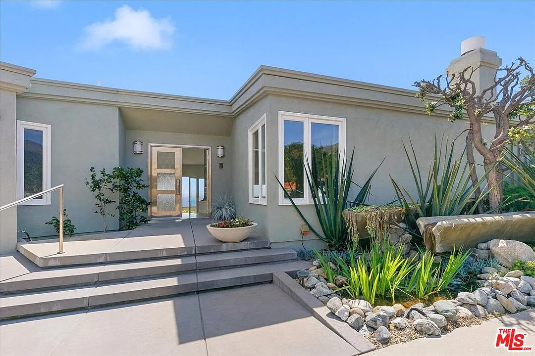 Building Photo - 18244 Coastline Dr