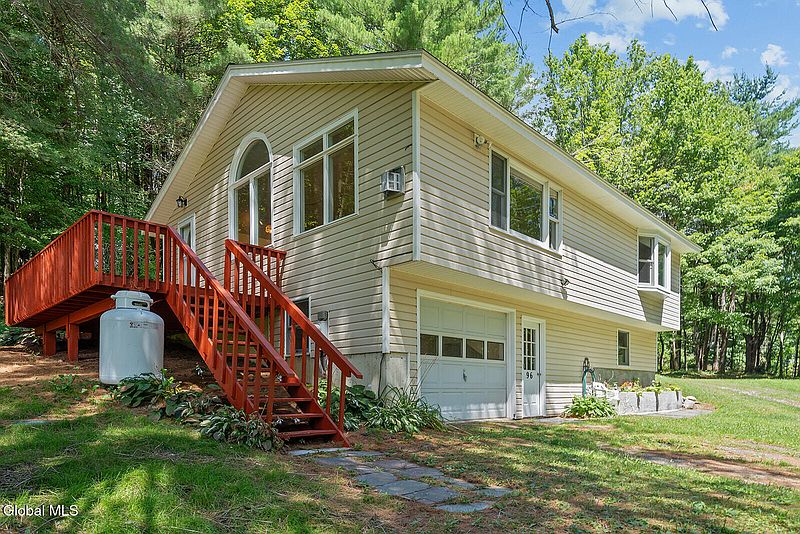 2nd image of 96 Martindale Way