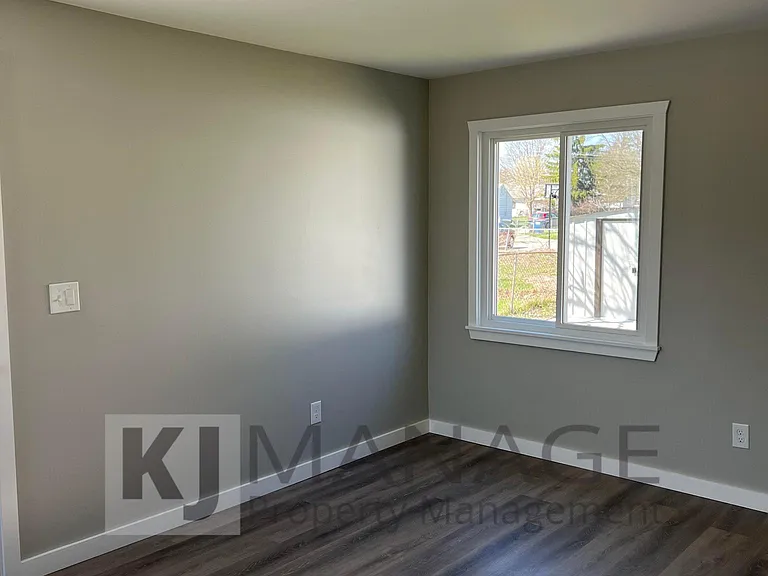 32443 Muskegon Ct — Photo 7