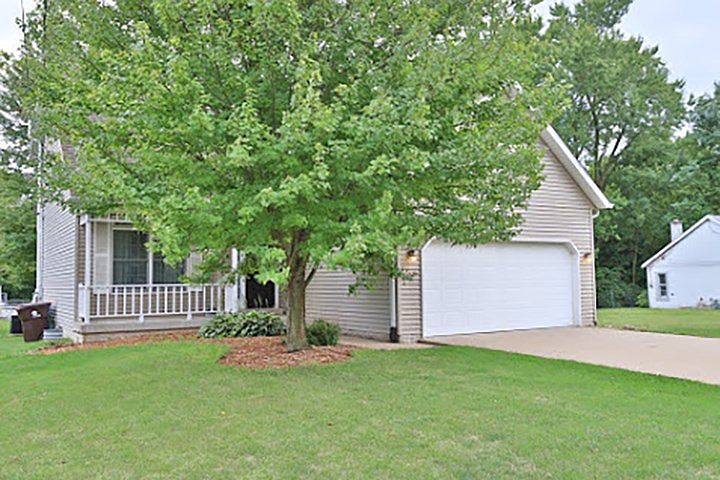1st image of 2906 W Sylvan Ln