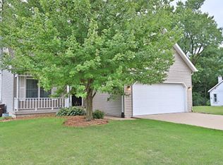 2906 W Sylvan Ln, Peoria, IL 61615