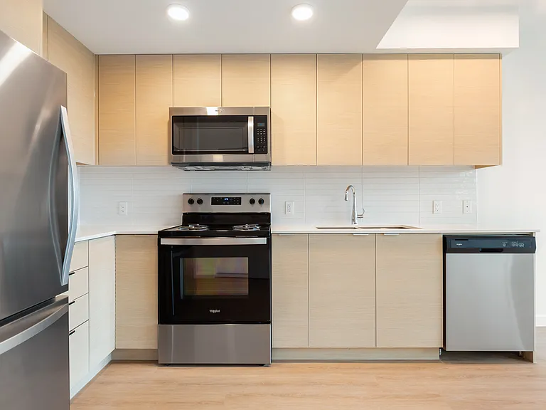 3655 Victoria Dr — Photo 29