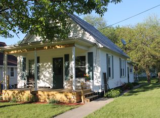 327 N Cone St, Farmington, IL 61531