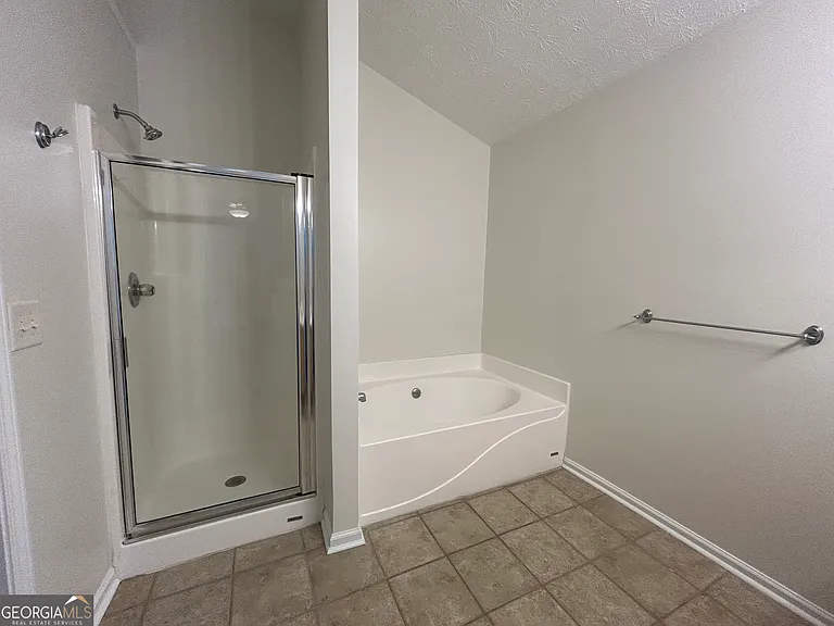 3051 Kentmere Dr — Photo 11