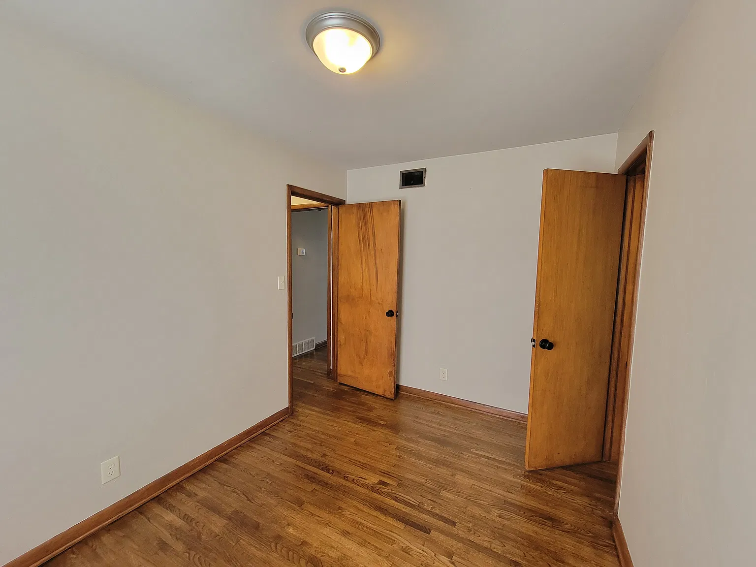 3 bed, 1104 sqft, $1,200 — Photo 3