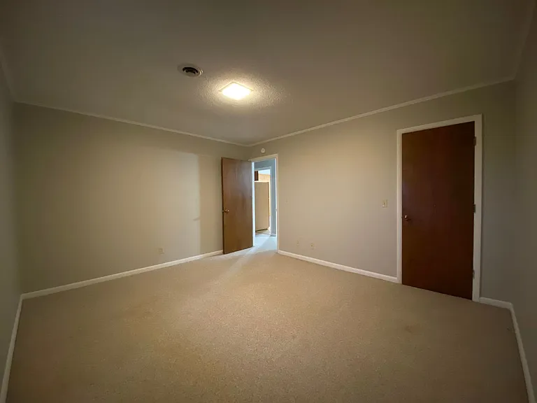 104 Skyview Dr — Photo 7