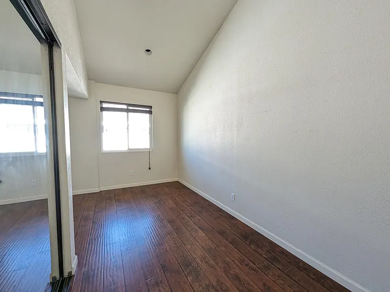 4058 Mahaila Ave #F — Photo 24