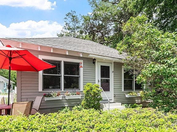 2nd image of 19 Popplestone Ln #19