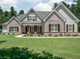 312 Crescent Dr, Forsyth, GA 31029