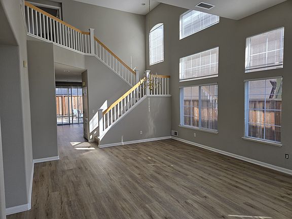 2nd image of 365 Huckleberry Dr