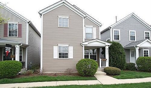 Beautiful unit with porch