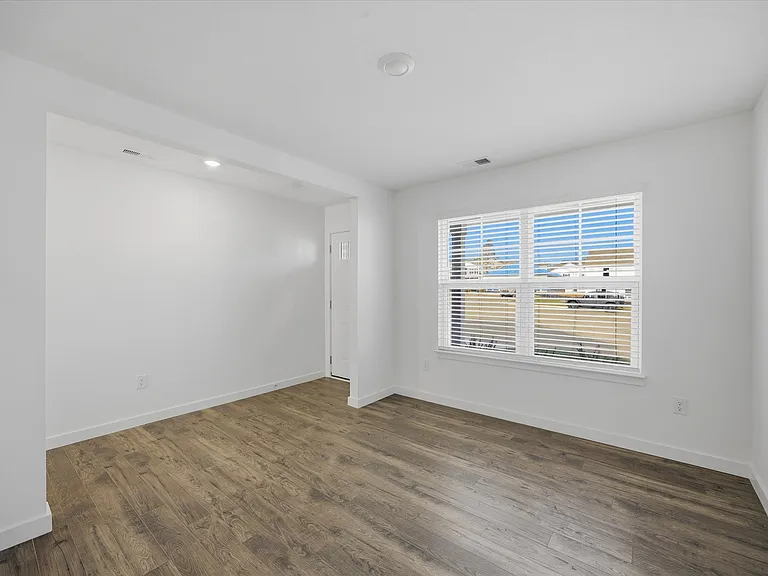 7740 Belhaven Ln — Photo 3
