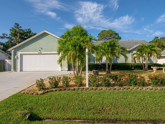 2nd image of 752 SE Starflower Ave