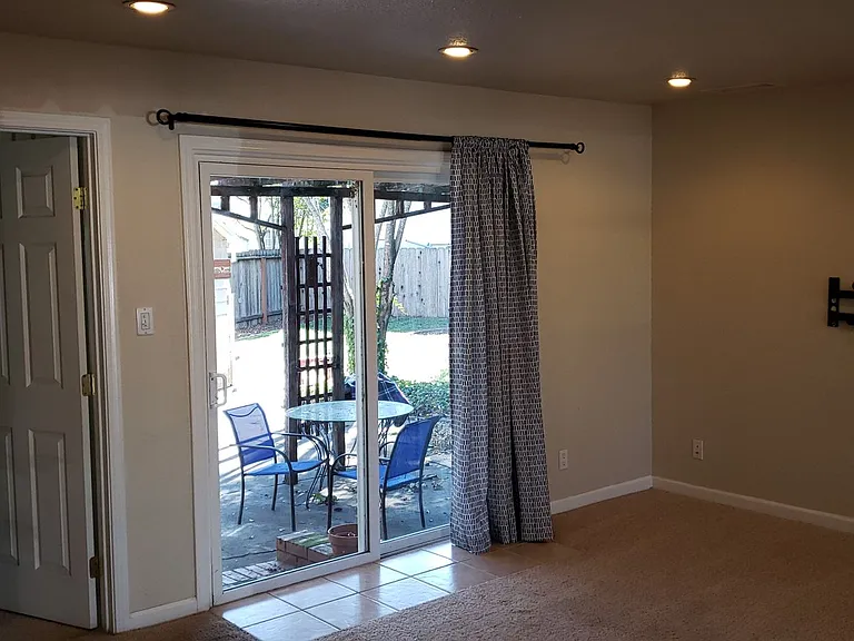 926 Louisa Ct — Photo 10
