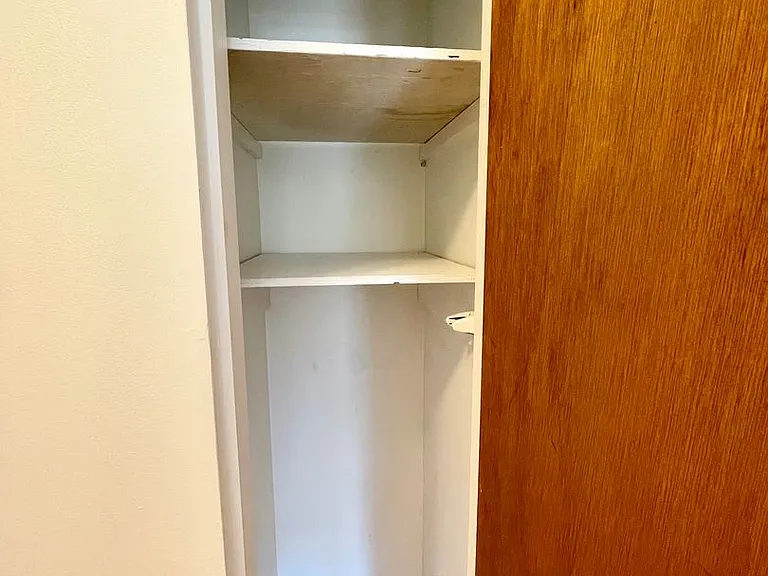 Escolier Apartments — Photo 58