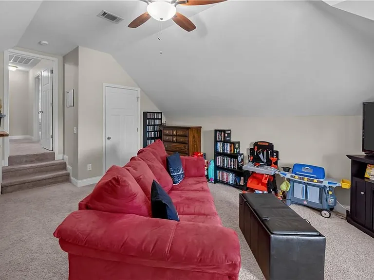 498 Waverly Ln — Photo 46