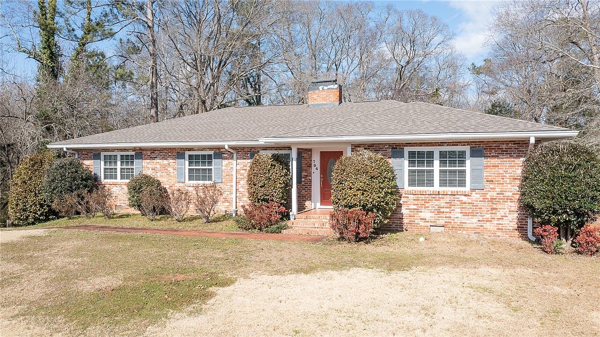 704 N 18th St, AL 36863 Zillow