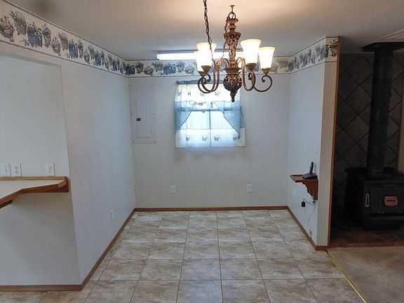 3rd image of 63 Pearl Ave