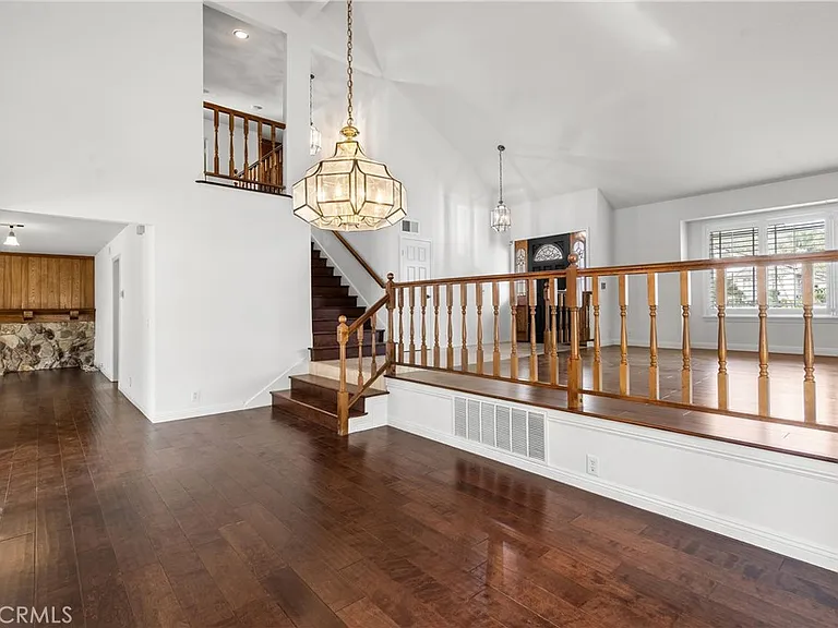 11861 Darby Ave — Photo 15