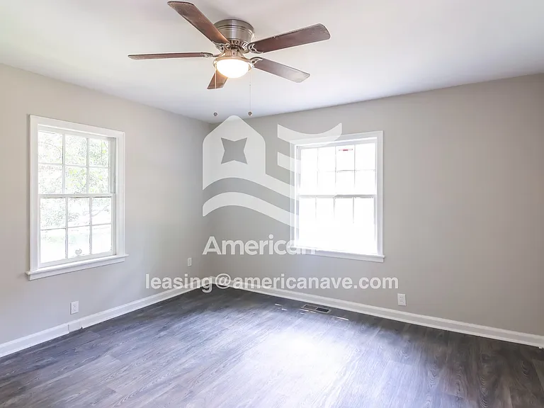 1659191_007_main_bedroom_8.jpg