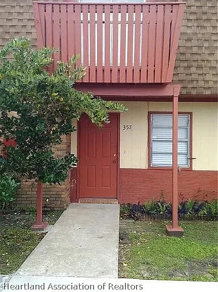 2 bed, 1.5 bath, 960 sqft, $1,200 — Photo 1