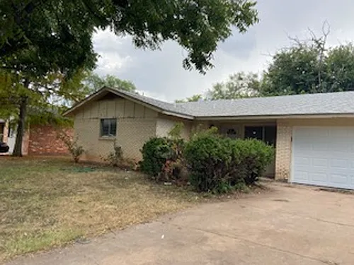 318 N La Salle Dr Photo 1