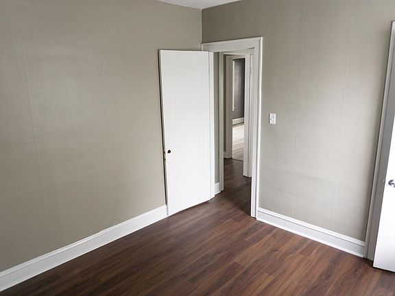 5th image of 1943 Superior Ave #1