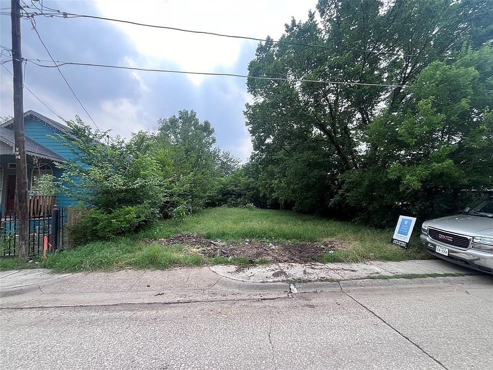 2nd image of 3521 Ladd St