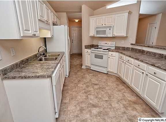 3rd image of 119 Herrick Dr SW
