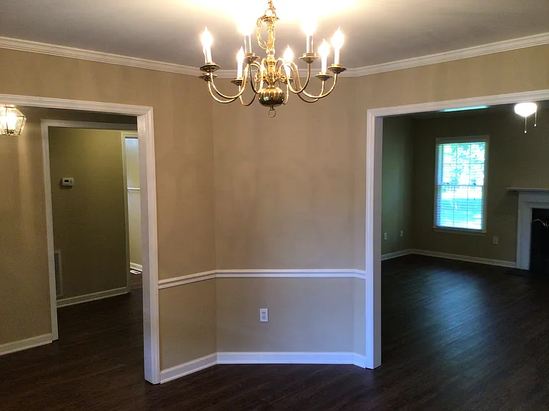 1321 Kenwood St — Photo 3
