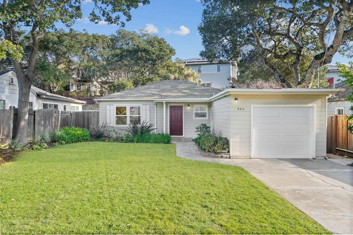 2411 Casa Bona Ave photo 1
