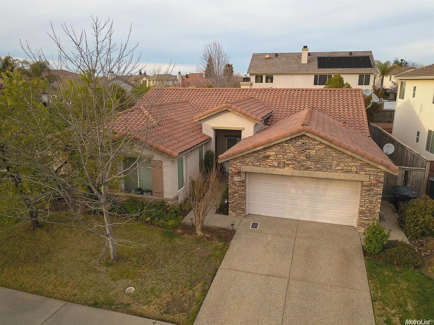 6596 Rose Bridge Dr photo 1