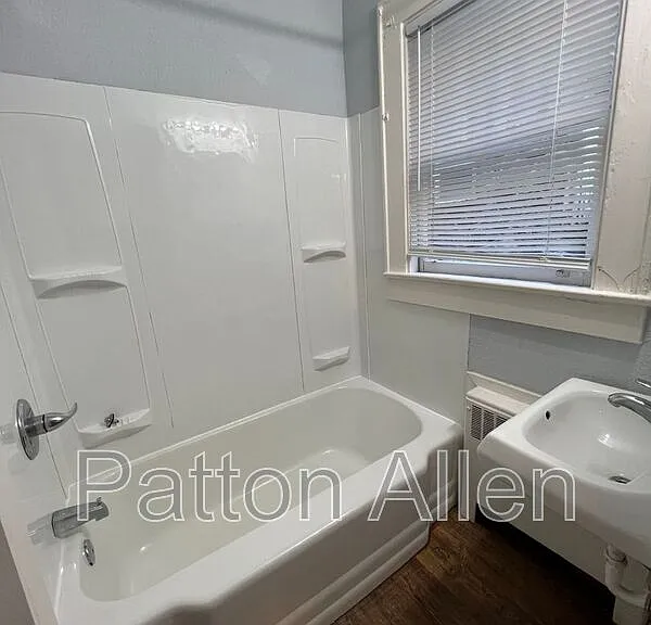 60 Flint St #5 — Photo 9