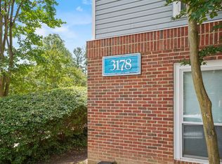 3178 Summit Square Dr APT D2, Oakton, VA 22124