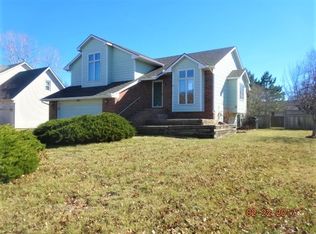 503 E Wild Plum Cir, Derby, KS 67037