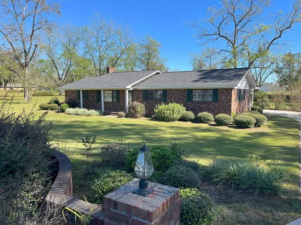 505 Easterling St, Glennville, GA 30427