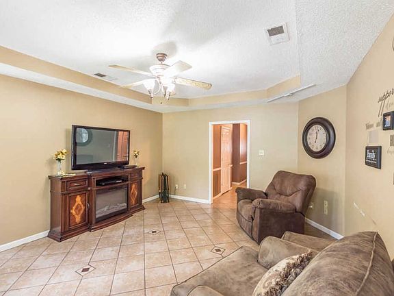 4th image of 34 Brenda Dr