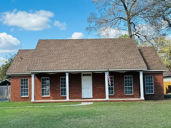 571 Charles V St, Satsuma, AL 36572