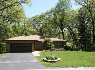 921 Greenview Dr, Crown Point, IN 46307