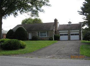 650 E Macada Rd, Bethlehem, PA 18017